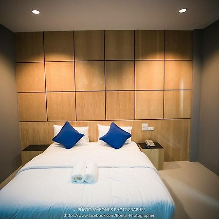 Hobby Hotel Uttaradit Exterior foto